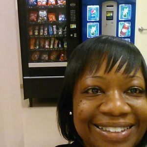 Meet your Posher, Lakisha